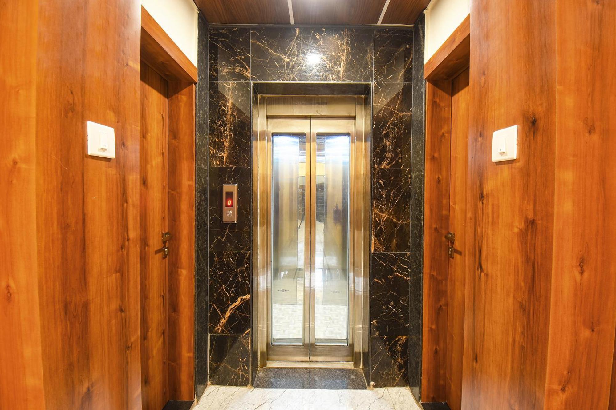 Fabhotel Prime Kharadi Residency - Nr Lohgaon Púna Kültér fotó